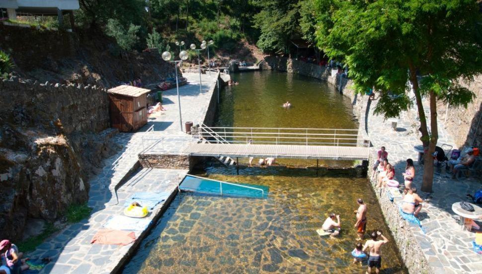Chez Louise: onde a Serra beija o Céu Lousã Esterno foto